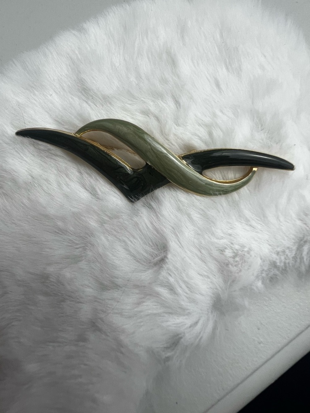 Vintage Modernist Enamel and Gold Toned Wave Brooch